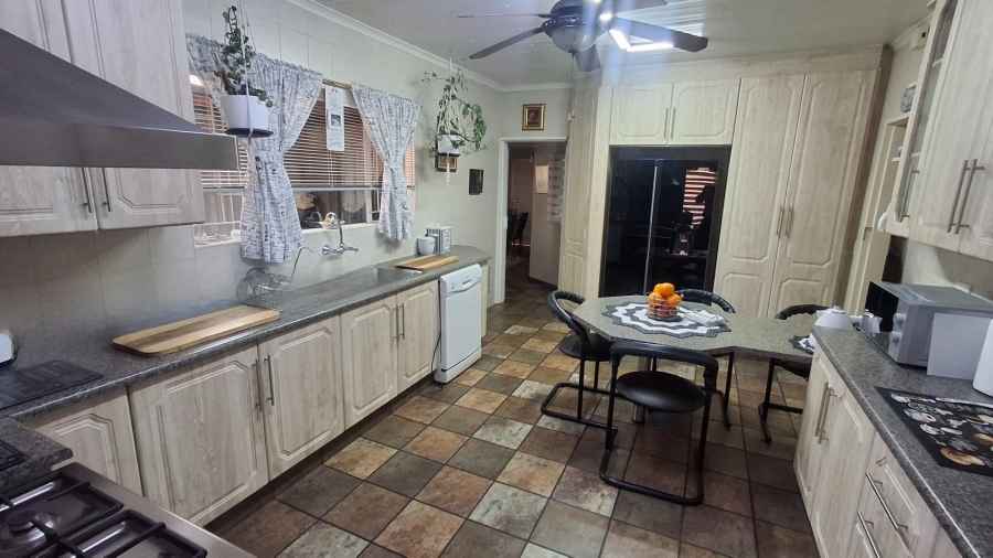 To Let 3 Bedroom Property for Rent in Vaalpark Free State